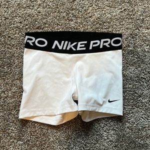 Nike pro white